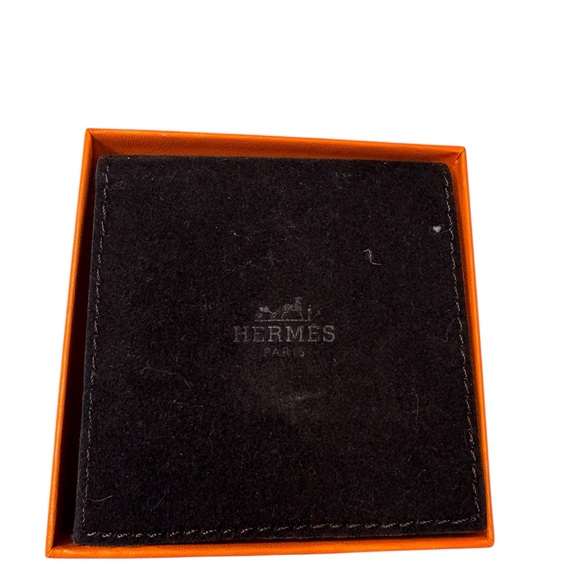 Hermès
Enamel Clic Clac H Bangle Bracelet - Picture 3 of 9